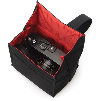 Product: Artisan & Artist ACAM-75 camera pouch Black