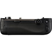 Nikon MB-D16 Battery Grip: D750