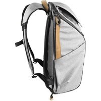 Product: Peak Design Everyday Backpack 20L Ash (1 left at this price)
