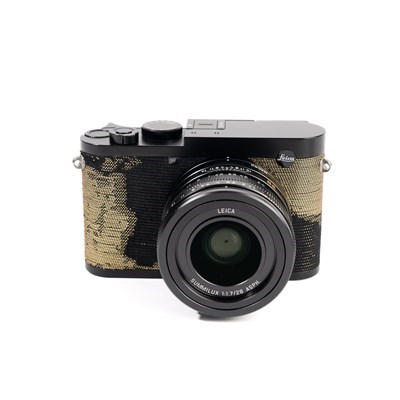 Product: Leica SH Q2 Seal Edition w/- thumb support & leather protector 263/500 grade 10