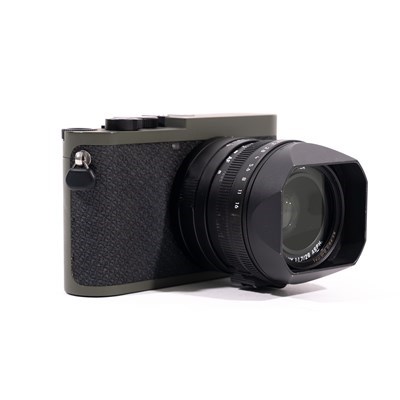 Product: Leica SH Q2 Reporter w/- extra battery + nitecore usb charger + a series of b+w & nisi filters + L plate grade 8