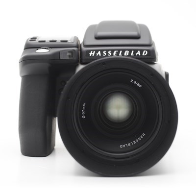 Product: Hasselblad H5D-40 Body/Back + 80mm f/2.8 + 35mm f/3.5 HC lenses grade 9