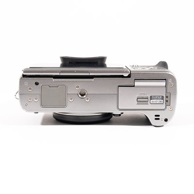 Product: Fujifilm SH X-T2 Body Graphite Silver w/- 3 extra batteries grade 8