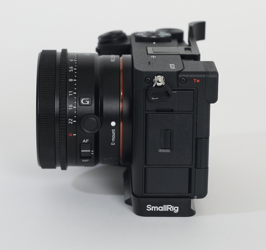 Sony A7C R Black + 40mm f/2.5 G FE Lens - Grade 10