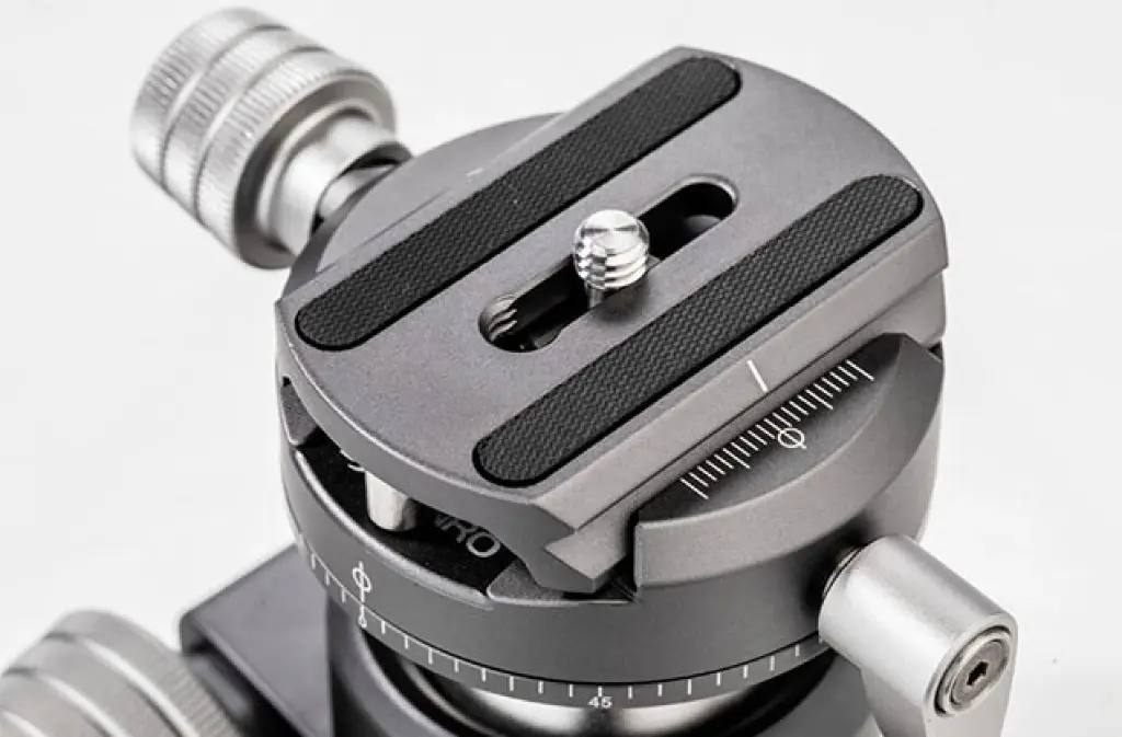 Benro Gx30 Three Series Arca-Swiss Style Low Profile Aluminum Ballhead - Grade 7