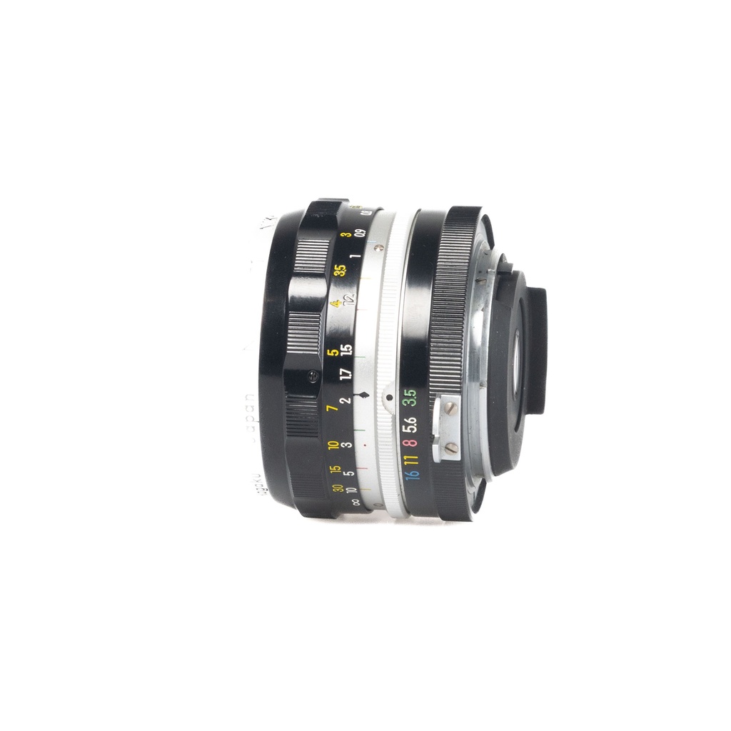 Nikon Nikkor-H Auto 28mm f/3.5 Lens - Grade 10