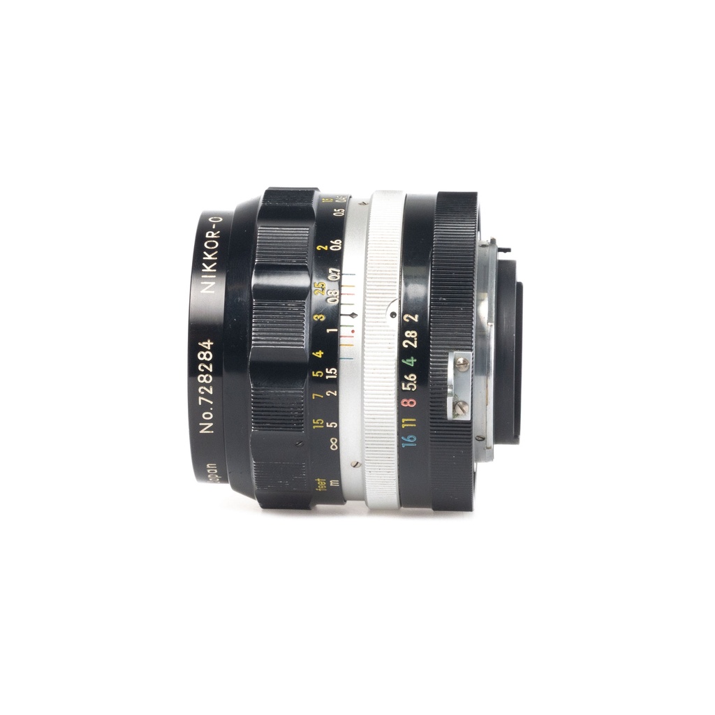 Nikon Nikkor-O Auto 35mm f/2 Lens w/- HN-3 Lens Hood- Grade 7