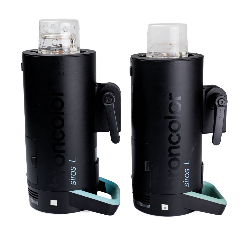 Broncolor Siros 800 L x 2 w/ extra batteries + Outdoor Trolley/backpack - Grade 8