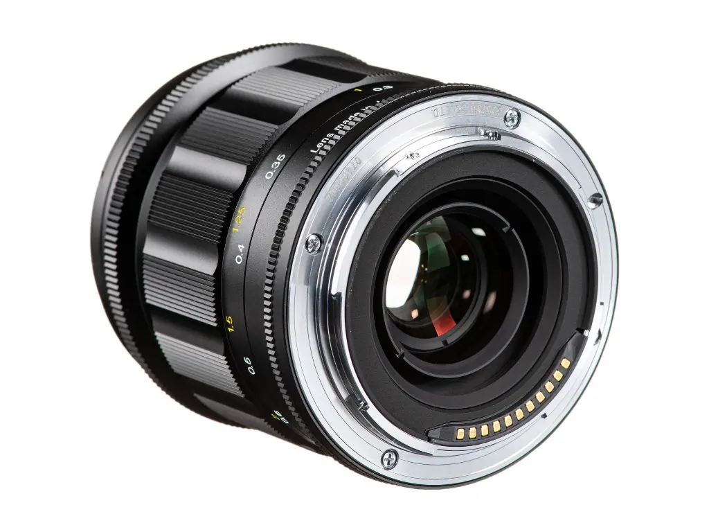 Voigtlander 35mm f/2 APO Lanthar II Aspherical Lens: Nikon Z