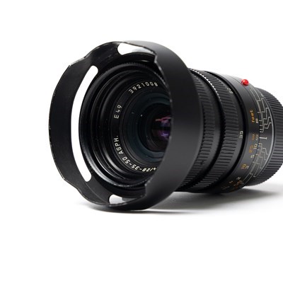 Leica 28-35-50mm f/4 Tri-Elmar-M ASPH lens(6 bit code) w/- hood + E49 UVafilter Grade 8