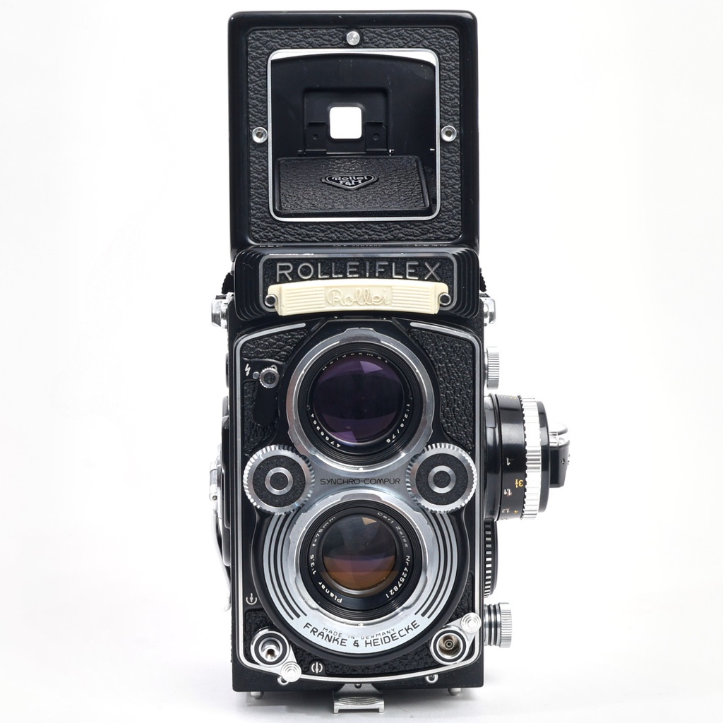 Rolliflex 3.5F type 4 Planar (rebuilt by Magicflex Camera Germany 2020) w/- OEM UV filter, Bay II Lens hood + metal cap satin), Ever-ready case and Superior Labor 6x6 leather carry case