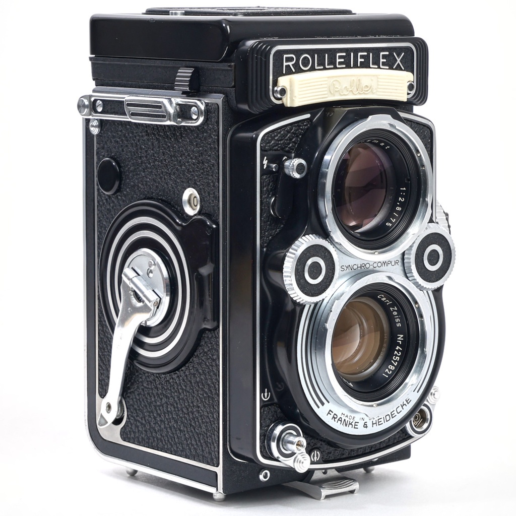 Rolliflex 3.5F type 4 Planar (rebuilt by Magicflex Camera Germany 2020) w/- OEM UV filter, Bay II Lens hood + metal cap satin), Ever-ready case and Superior Labor 6x6 leather carry case