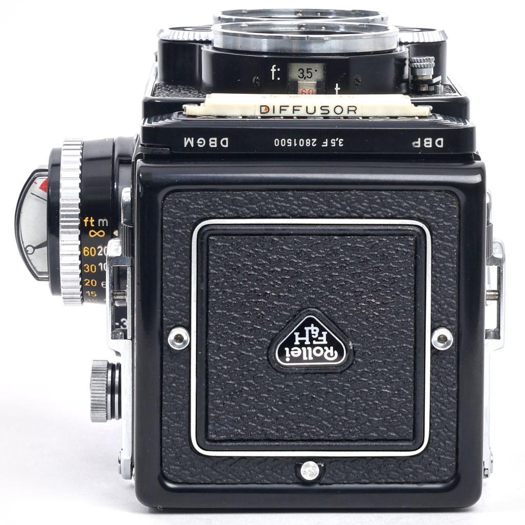 Rolliflex 3.5F type 4 Planar (rebuilt by Magicflex Camera Germany 2020) w/- OEM UV filter, Bay II Lens hood + metal cap satin), Ever-ready case and Superior Labor 6x6 leather carry case