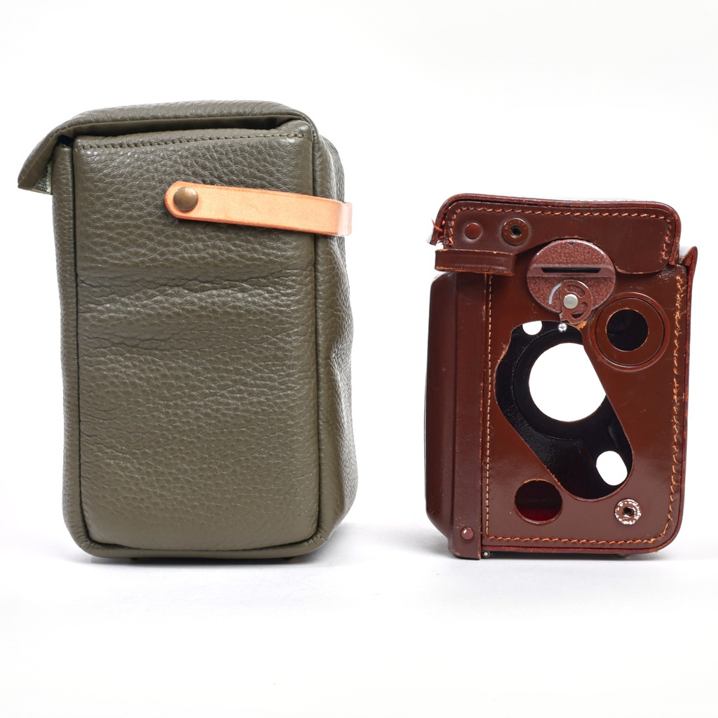 Rolliflex 3.5F type 4 Planar (rebuilt by Magicflex Camera Germany 2020) w/- OEM UV filter, Bay II Lens hood + metal cap satin), Ever-ready case and Superior Labor 6x6 leather carry case