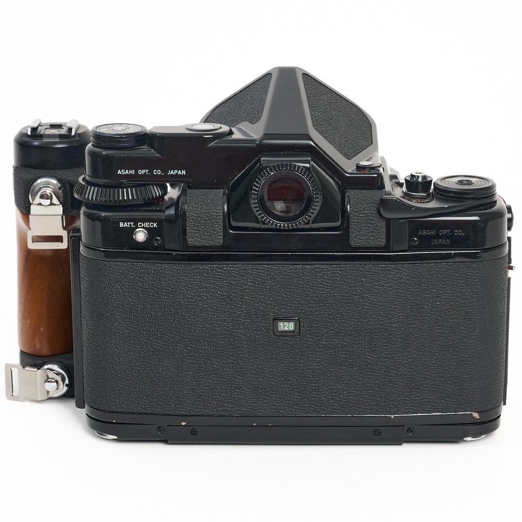 Pentax 67 body w/- metered prism + 105 f/2.4 + 45mm/135mm/165mm/200mm/300mm f/4 Grade 8