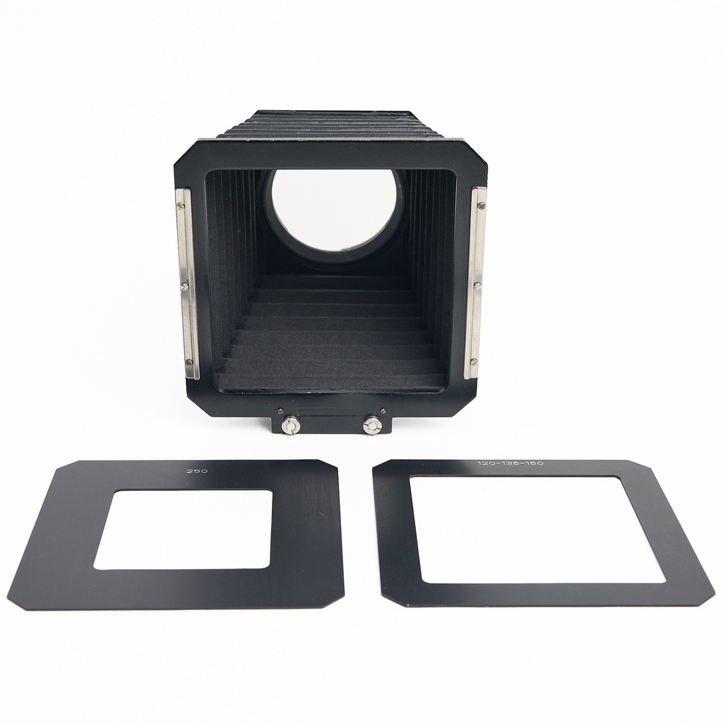 Hasselblad 500C/M Body w/- 80mm f/2.8 Planar - Grade 9