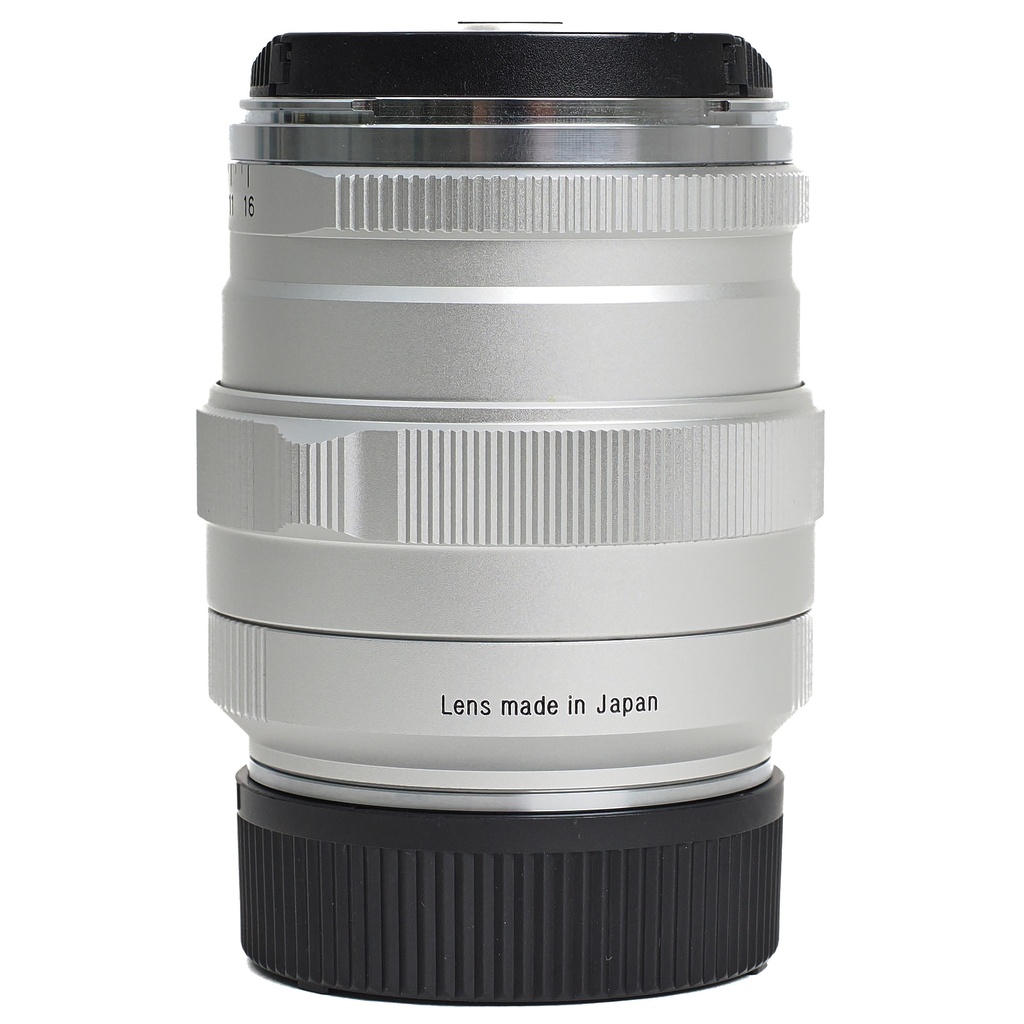 Zeiss 35mm f/1.4 Distagon T* ZM lens silver - Grade 9 +