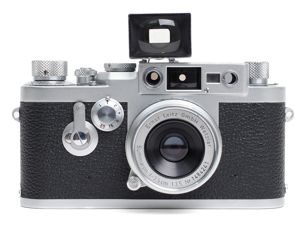 Leica IIIg + Summaron f= 3.5 cm 1:3.5 Grade 9