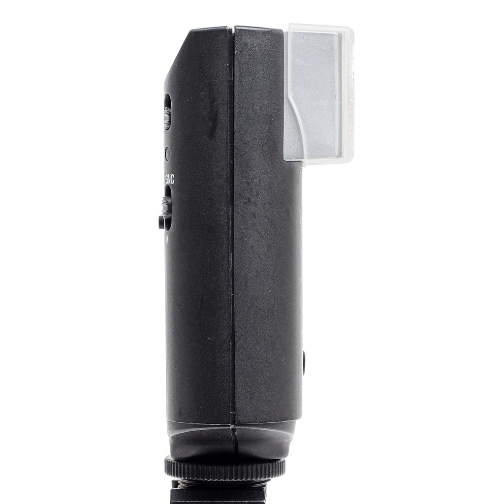 Leica SF24D Flash w/- diffuser - Grade 7