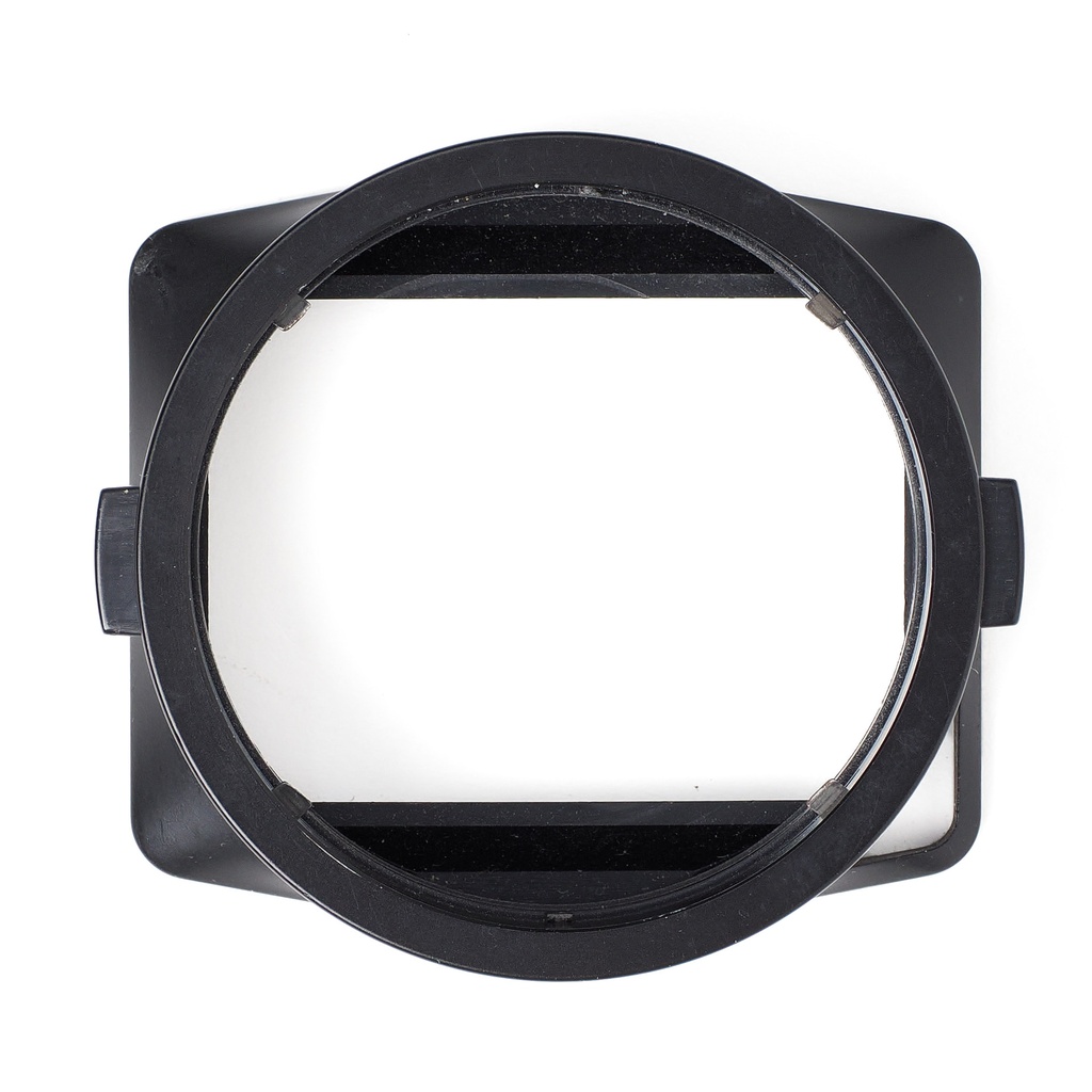 Leica A58 Lens Hood w/- Rubber cap: 21+ 24mm f/2.8 Elmarit-M ASPH - 
Grade 9