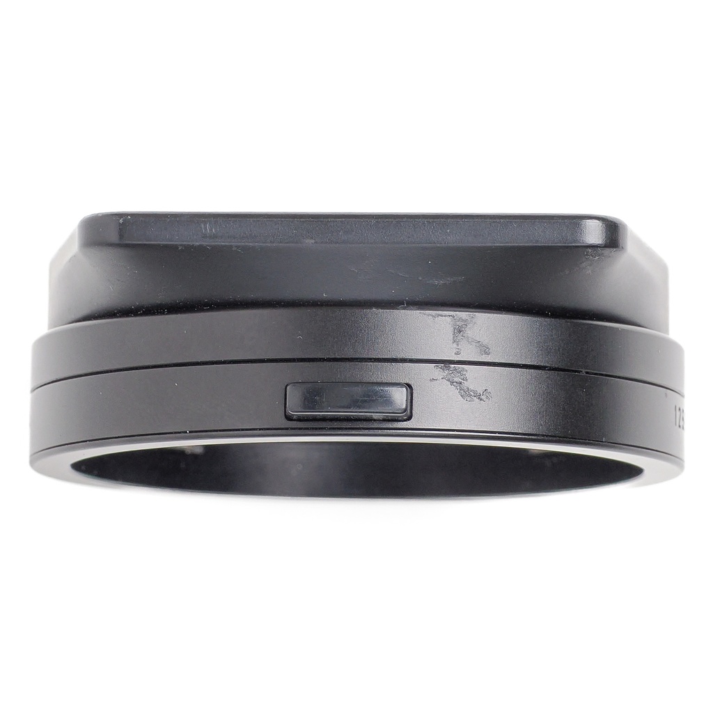 Leica A58 Lens Hood w/- Rubber cap: 21+ 24mm f/2.8 Elmarit-M ASPH - 
Grade 9