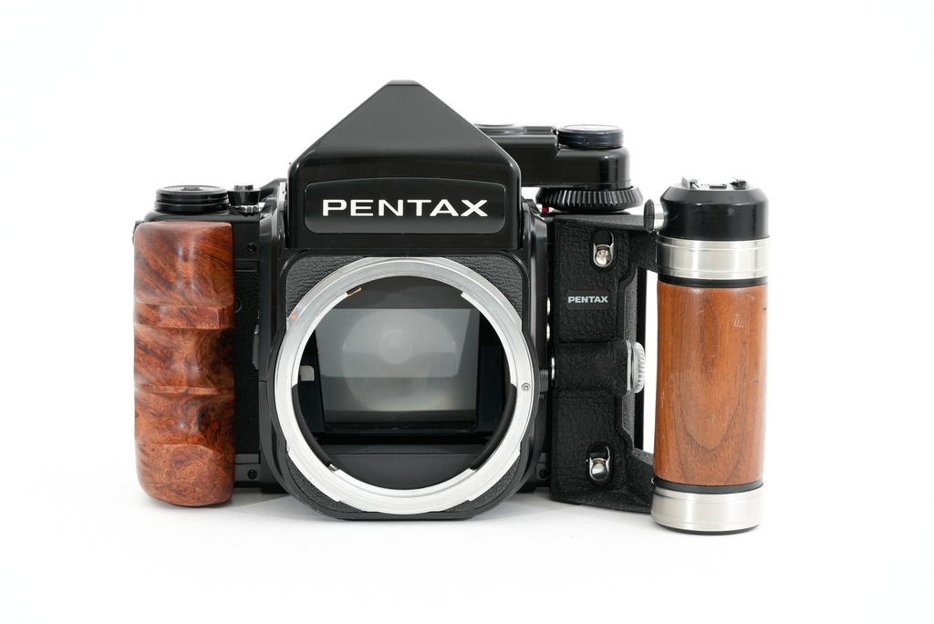 Pentax 67 body w/- metered prism + lenses Kit - Grade 8