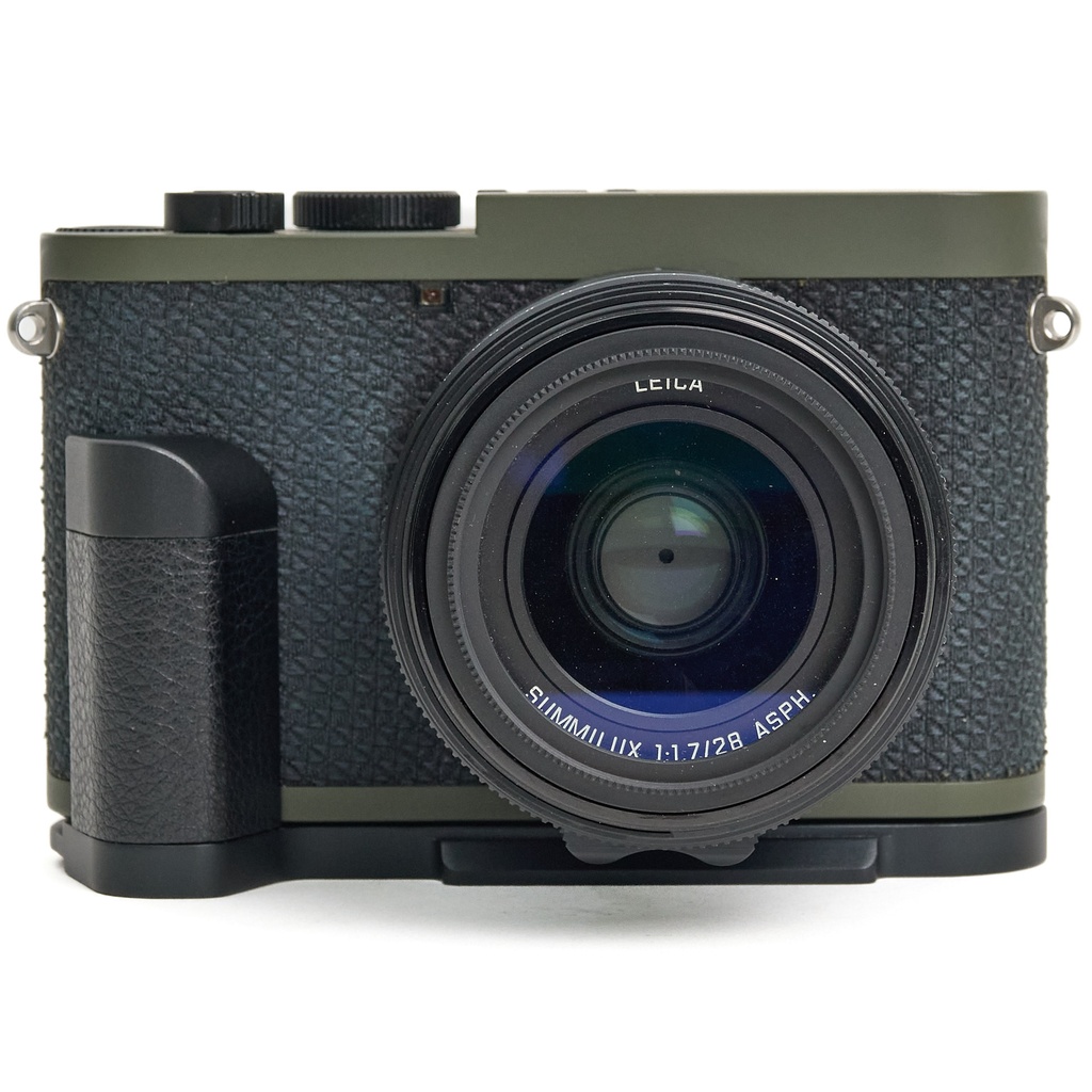 Leica Q2 Reporter Grade 9