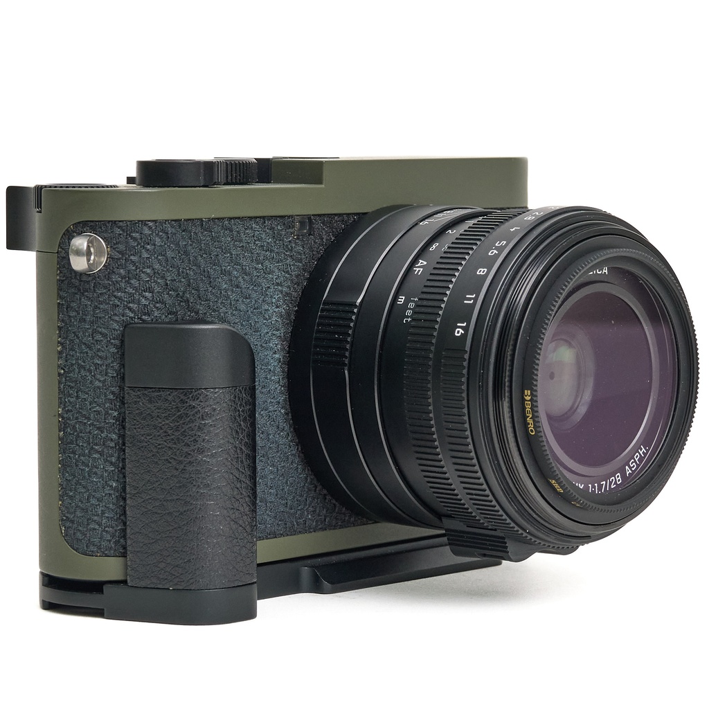 Leica Q2 Reporter Grade 9