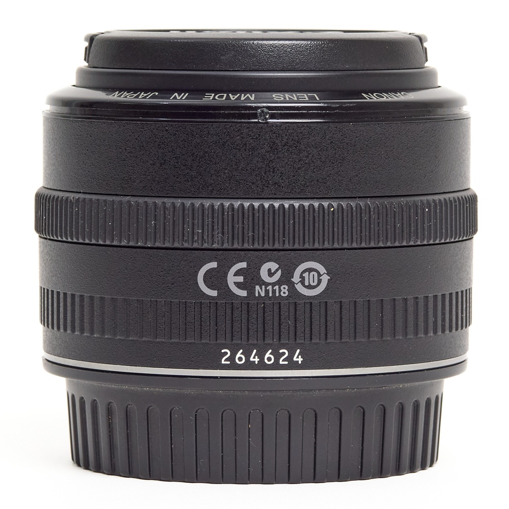 Canon EF 35mm f/2 lens Grade 9