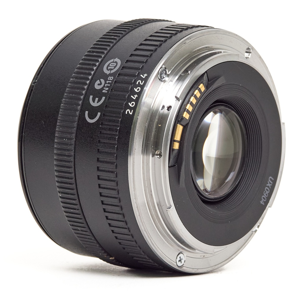 Canon EF 35mm f/2 lens Grade 9