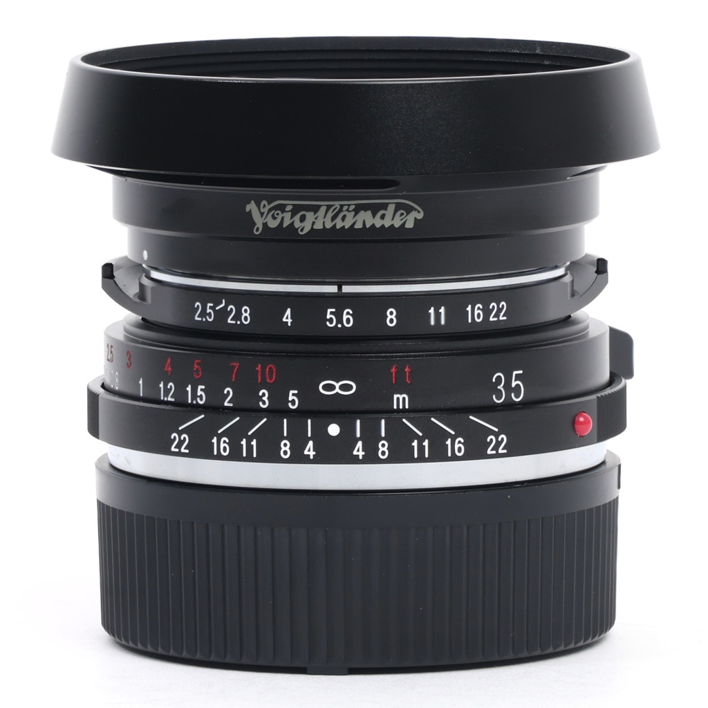 Voigtlander  35mm f/2.5 COLOR-SKOPAR P-II Lens: Leica M Grade 9 
