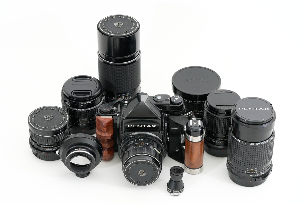 Pentax 67 body w/- metered prism + lenses Kit - Grade 8