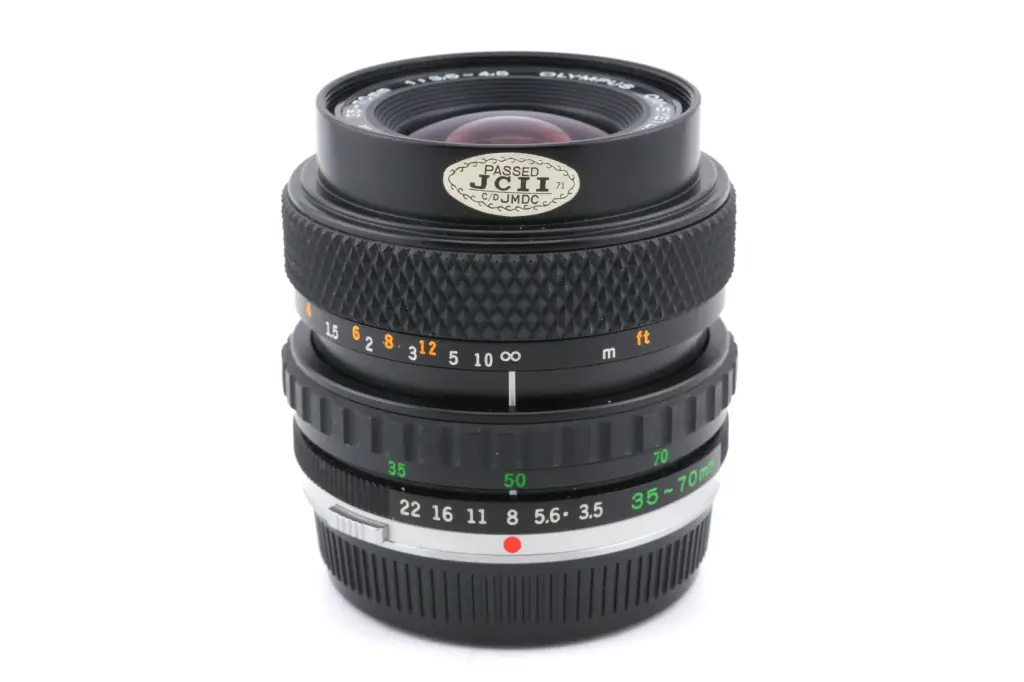 Olympus Zuiko 35-70mm f/3.5-4.5 Auto-Zoom Lens - Grade 8
