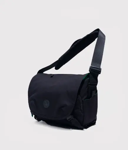 [SHCL7MDHSBK-8] Crumpler 7 Million Dollar Home Bag - Black - Grade 8