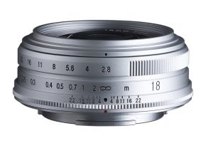 [V-X1828S] Voigtlander 18mm f/2.8 Color Skopar Aspherical Silver : Fujifilm X